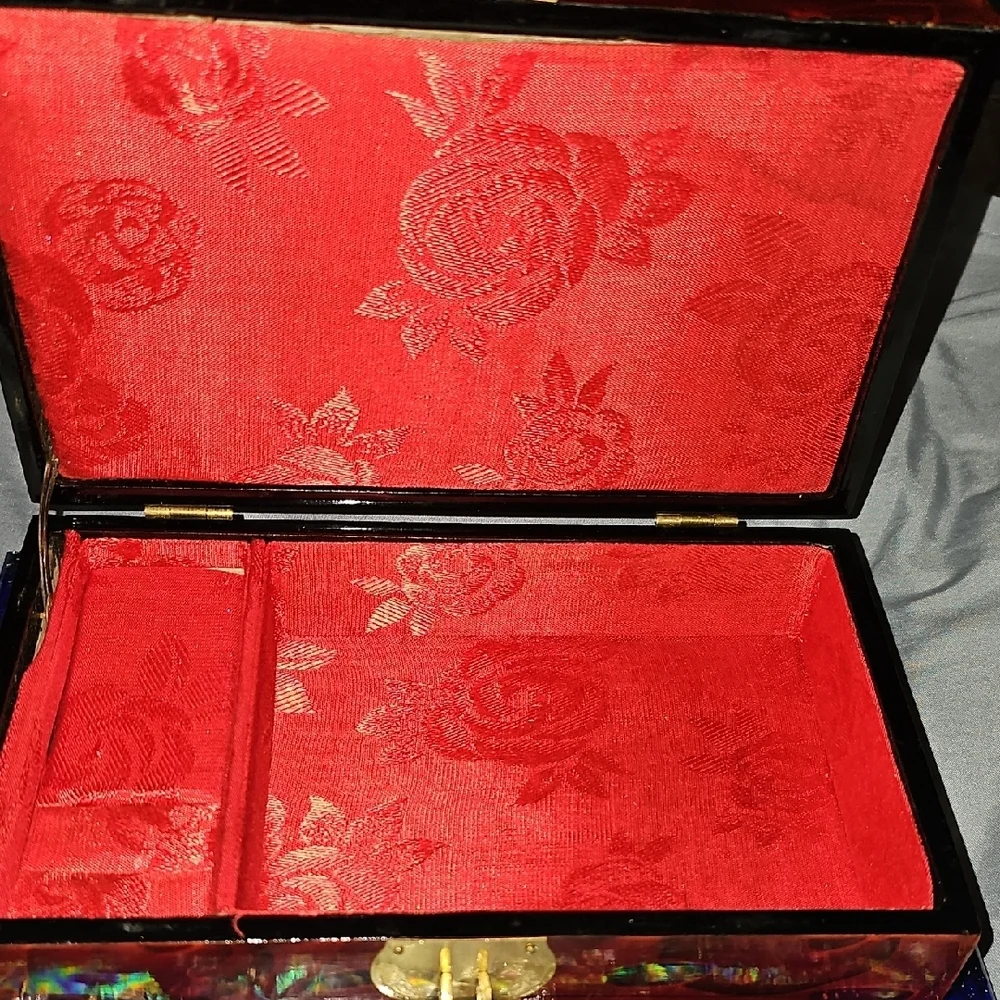 Vintage Wooden Jewelry Box With Inlay Design